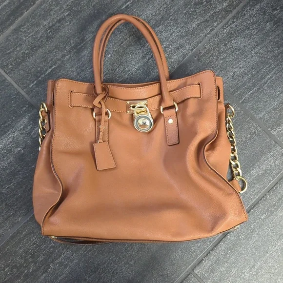 Michael kors purse - Picture 2 of 7